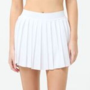Forever 21 white Pleated skirt. Size M